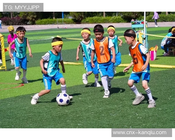 热爱足球的我在绿茵场上追逐梦想与激情的每一个瞬间